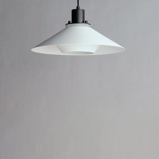 Maxim 11412BKWT Oslo 15.75" 1 Light Medium Pendant | Black / White