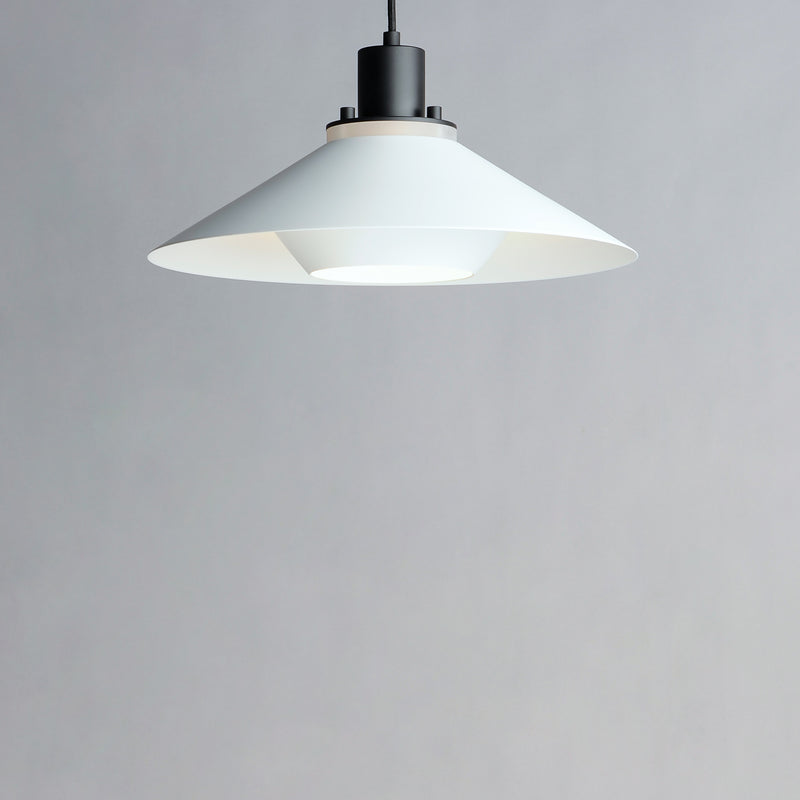 Maxim 11412BKWT Oslo 15.75" 1 Light Medium Pendant | Black / White