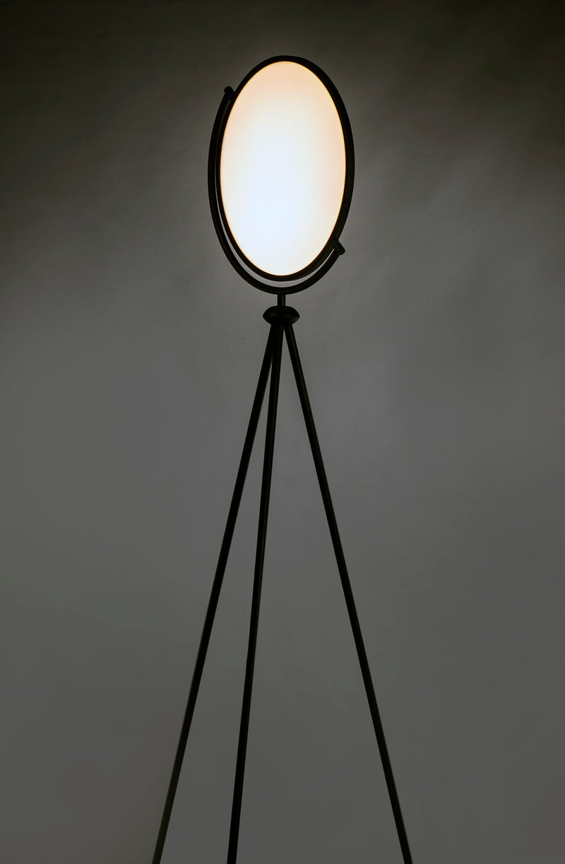 ET2 E23299-BK Paddle LED Floor Lamp | Black