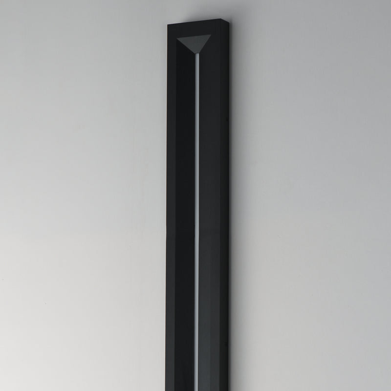 ET2 E30334-BK Fosso 47" LED Outdoor Wall Sconce 5cct | Black